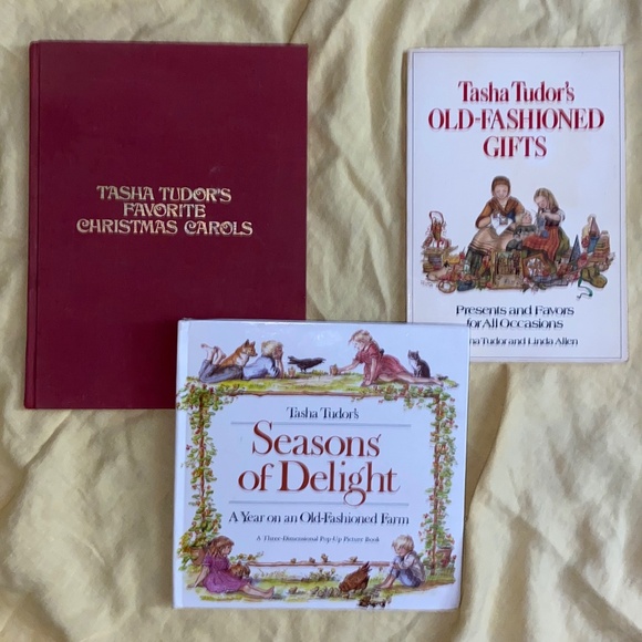 Tasha Tudor Christmas book bundle - Picture 1 of 2